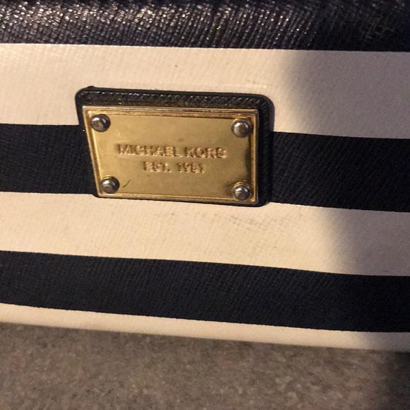 Michael Kors Phone Case/Wallet - Picture 2 of 2